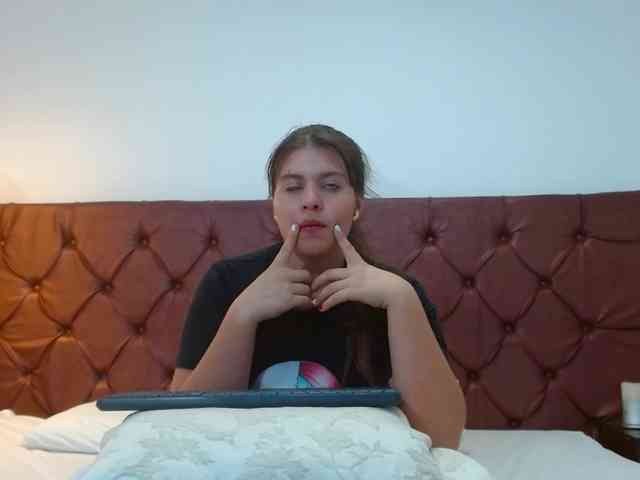 LuciaEvansC webcam