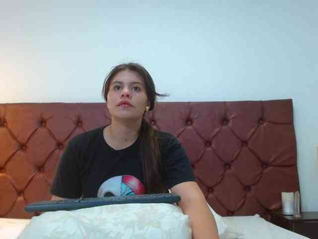 LuciaEvansC webcam