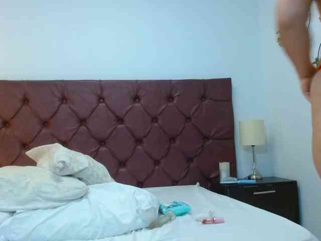 LuciaEvansC webcam