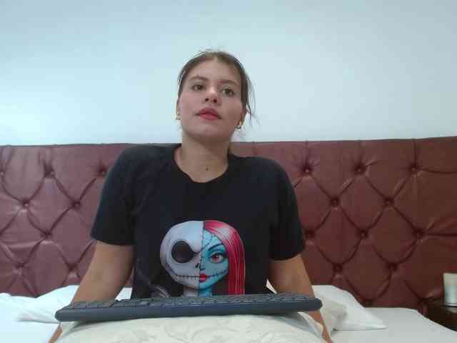 LuciaEvansC webcam