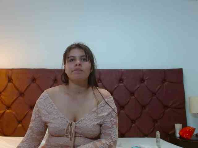 LuciaEvansC webcam