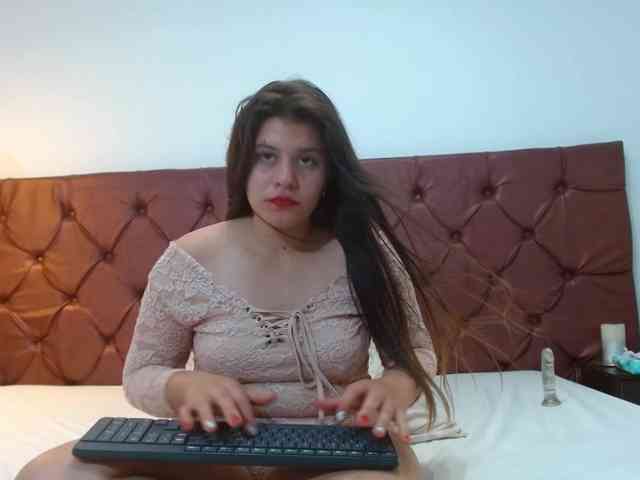 LuciaEvansC webcam