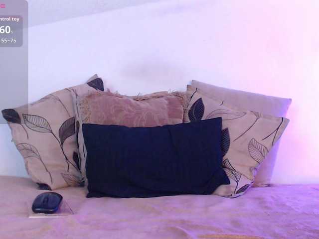Arianna-Fox live cam on BongaCams