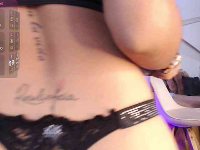 Arianna-Fox webcam