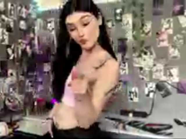 le modèle TressaKeliipio est en webcam porno dans un show sur le site bongacams, il possède les tags suivants: White/Caucasian,Brunette,Shaved