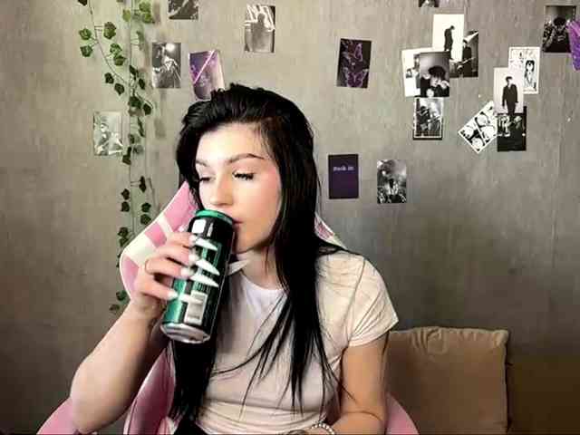 TressaKeliipio webcam