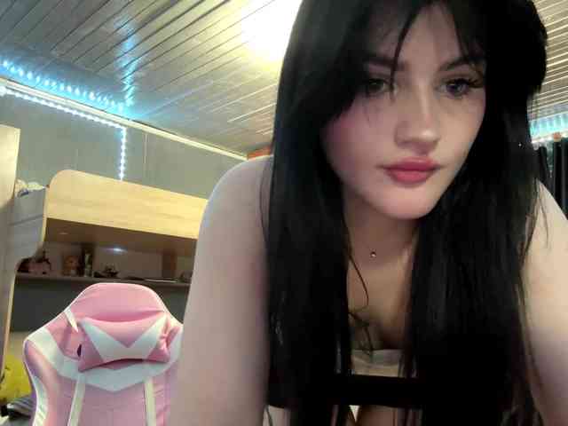 TressaKeliipio webcam