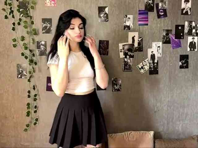 TressaKeliipio webcam
