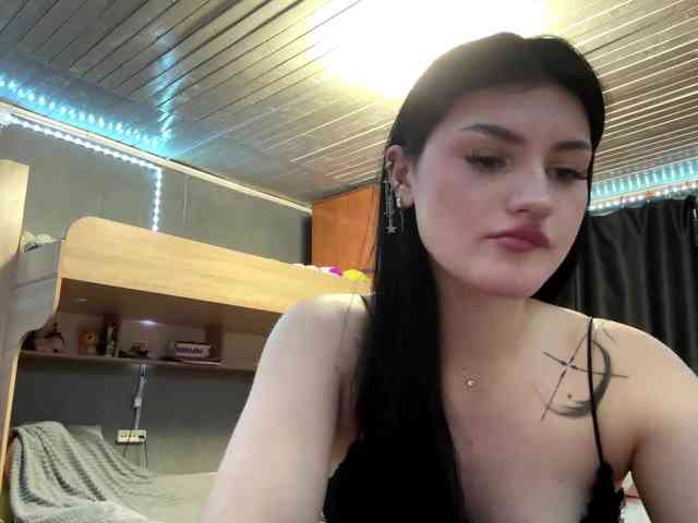 TressaKeliipio webcam