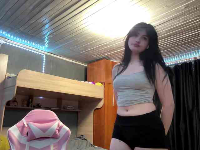 TressaKeliipio webcam