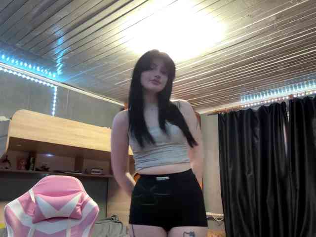 TressaKeliipio webcam