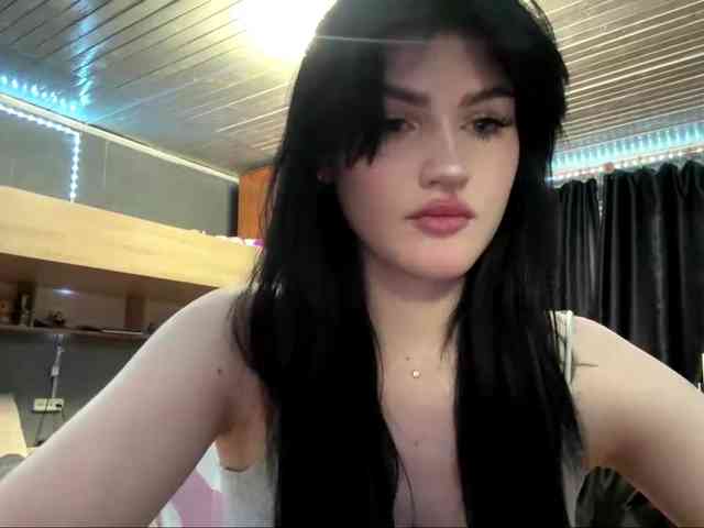 TressaKeliipio webcam