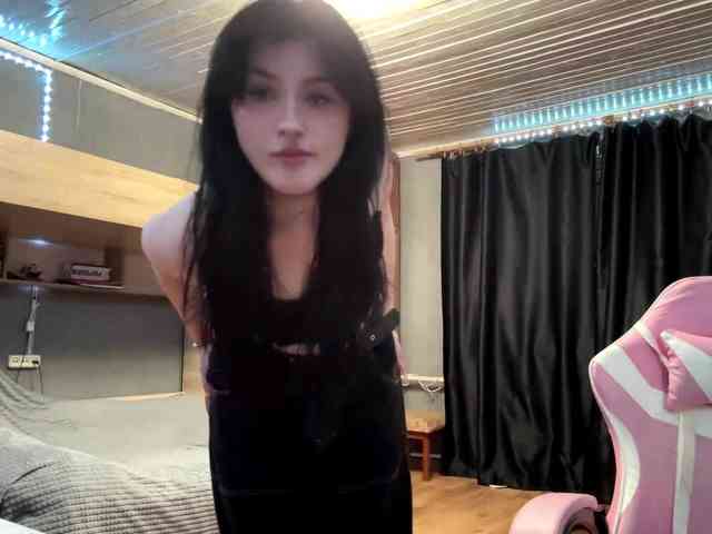 TressaKeliipio webcam