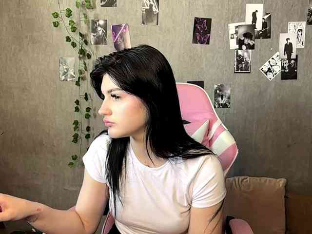 TressaKeliipio webcam