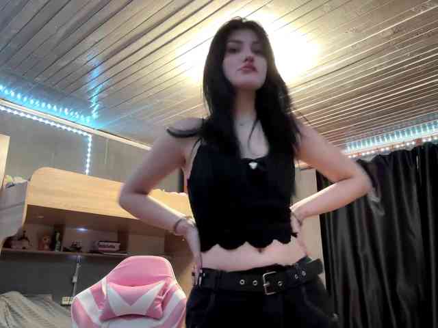 TressaKeliipio webcam