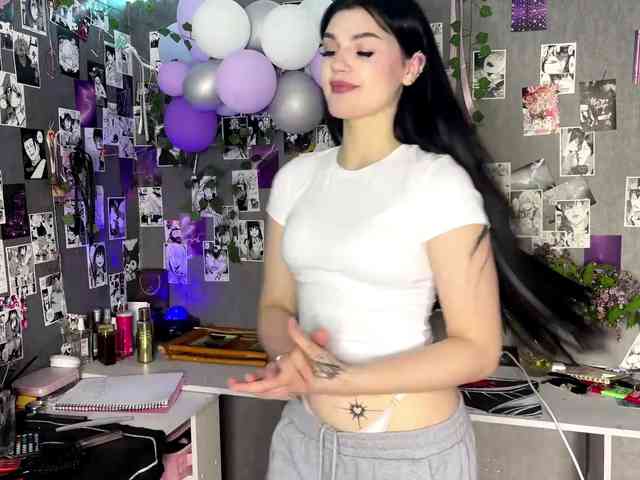 TressaKeliipio webcam