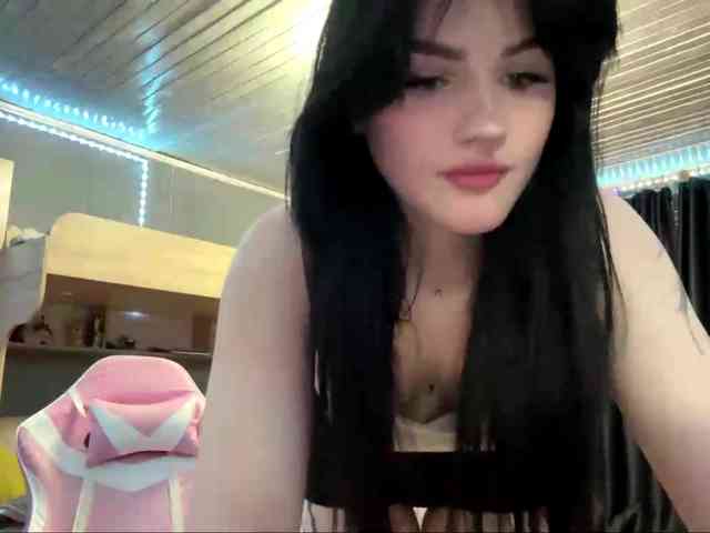 TressaKeliipio webcam