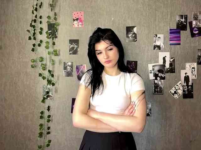 TressaKeliipio webcam