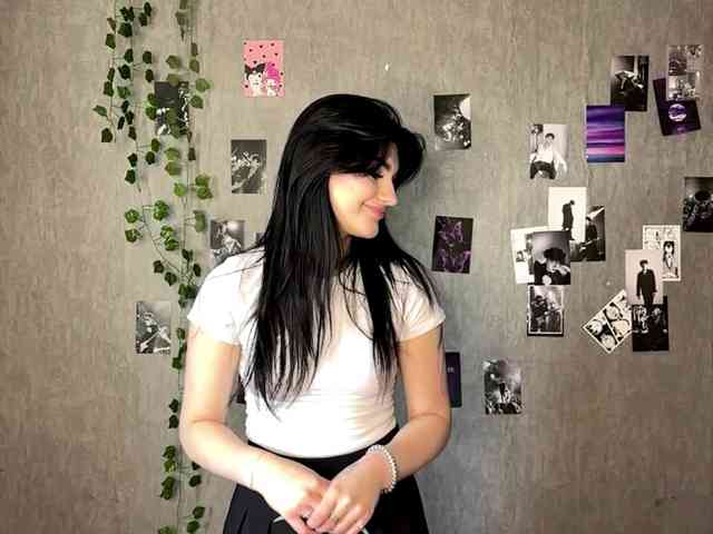 TressaKeliipio webcam