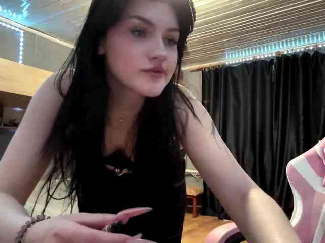 TressaKeliipio webcam