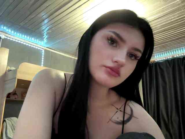 TressaKeliipio webcam