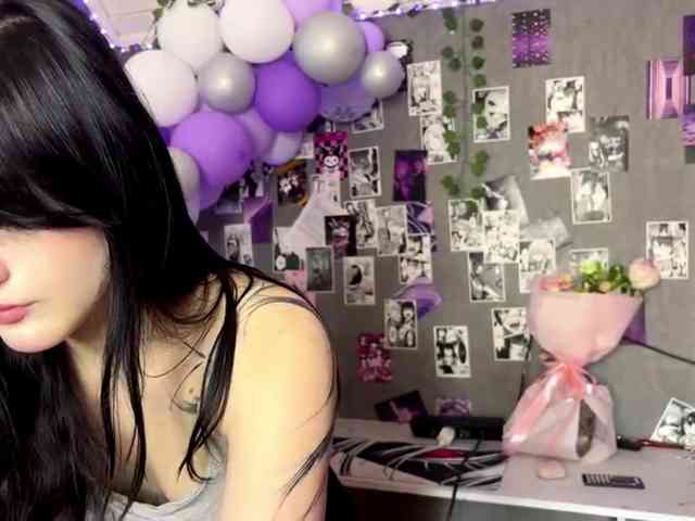 TressaKeliipio webcam