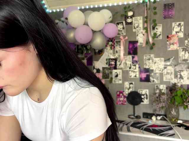 TressaKeliipio webcam