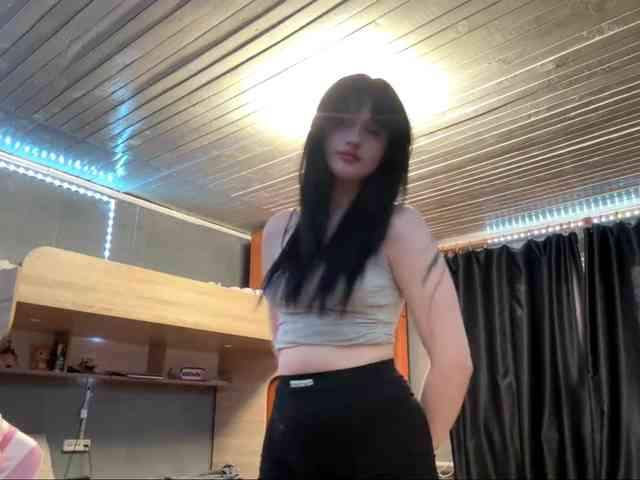 TressaKeliipio webcam