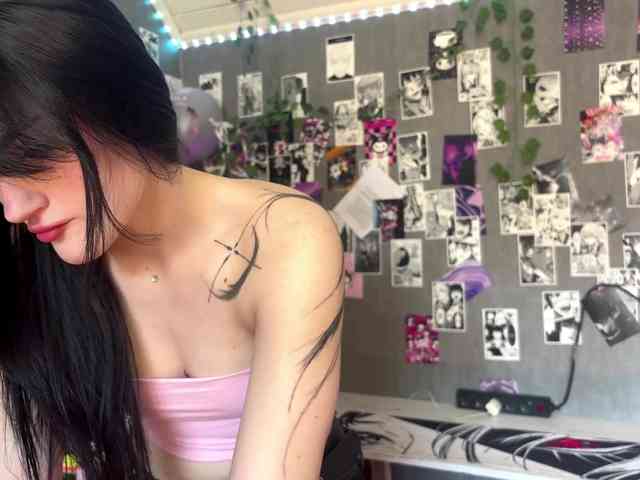 TressaKeliipio webcam