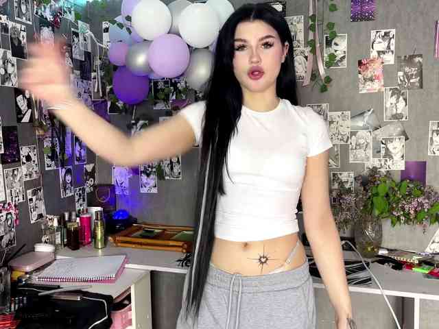 TressaKeliipio webcam