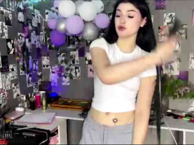 TressaKeliipio webcam
