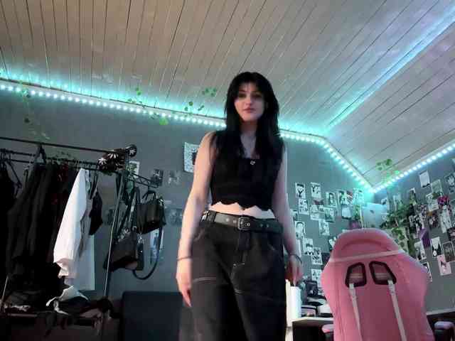 TressaKeliipio webcam