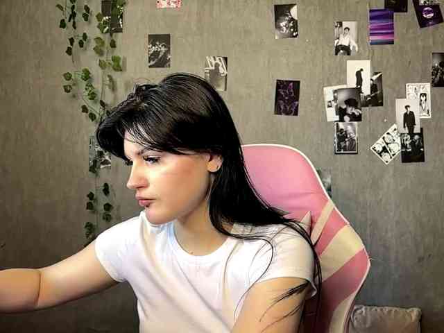 TressaKeliipio webcam