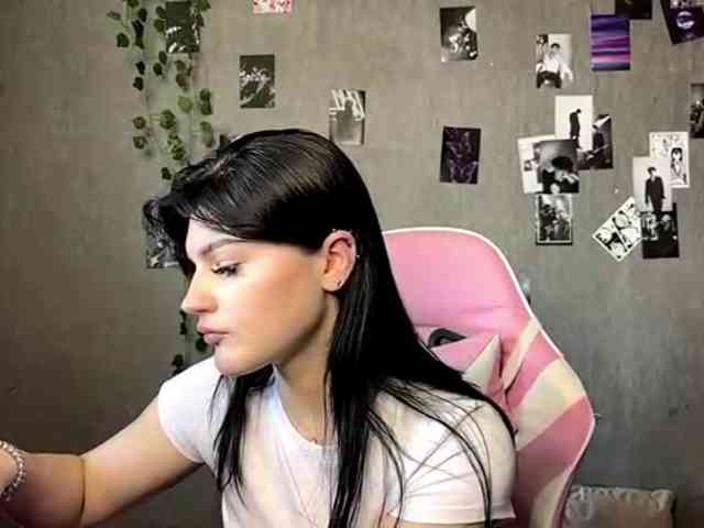 TressaKeliipio webcam