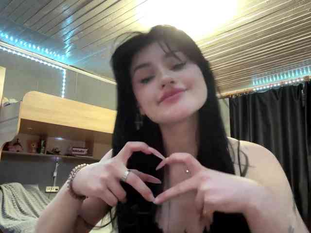 TressaKeliipio webcam