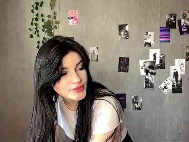 TressaKeliipio webcam