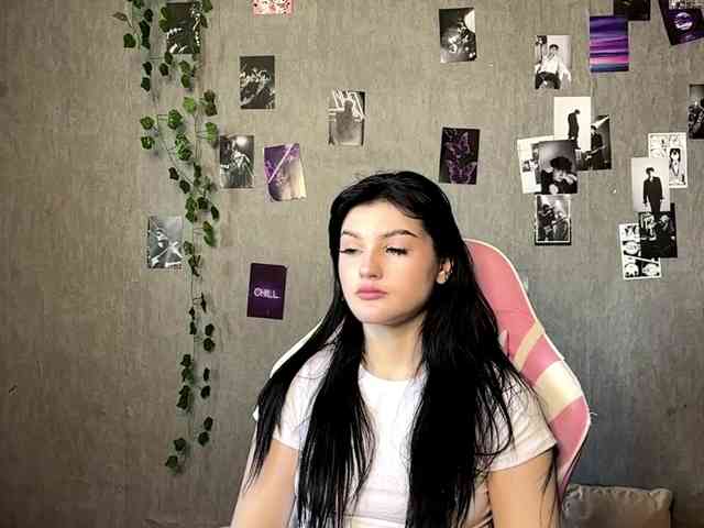 TressaKeliipio webcam