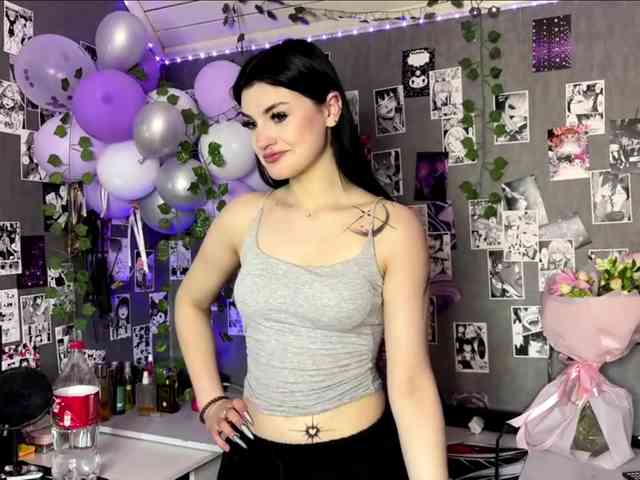 TressaKeliipio webcam