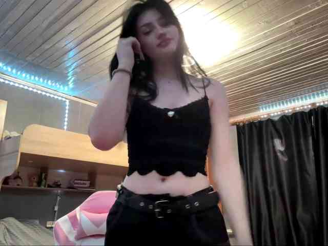 TressaKeliipio webcam