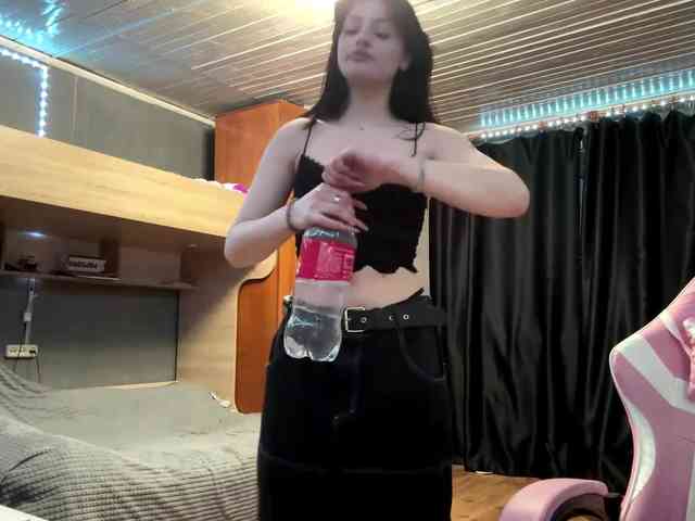 TressaKeliipio webcam