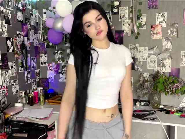 TressaKeliipio webcam
