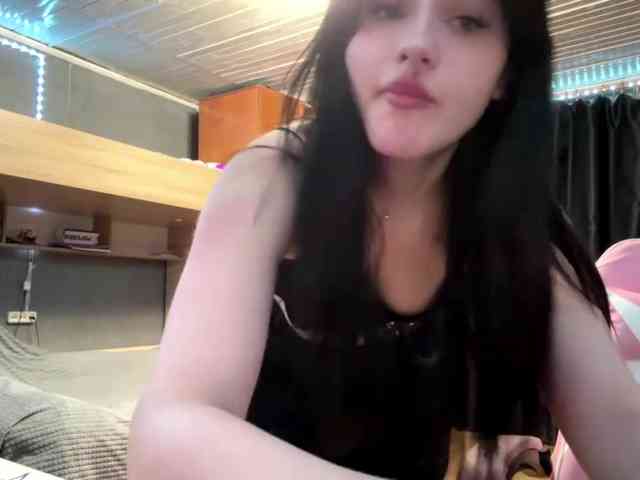 TressaKeliipio webcam