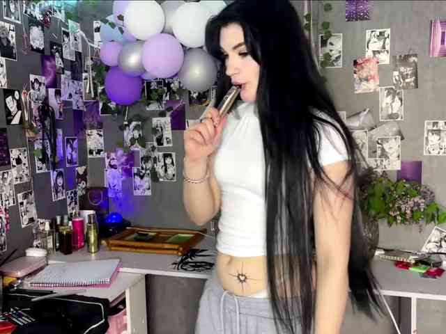 TressaKeliipio webcam