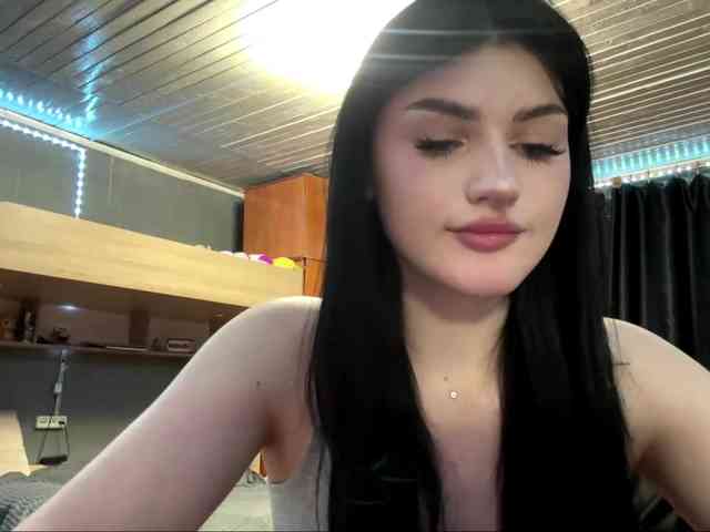 TressaKeliipio webcam