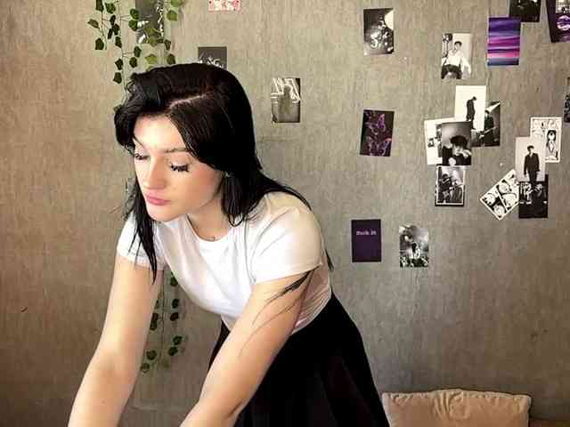 TressaKeliipio webcam