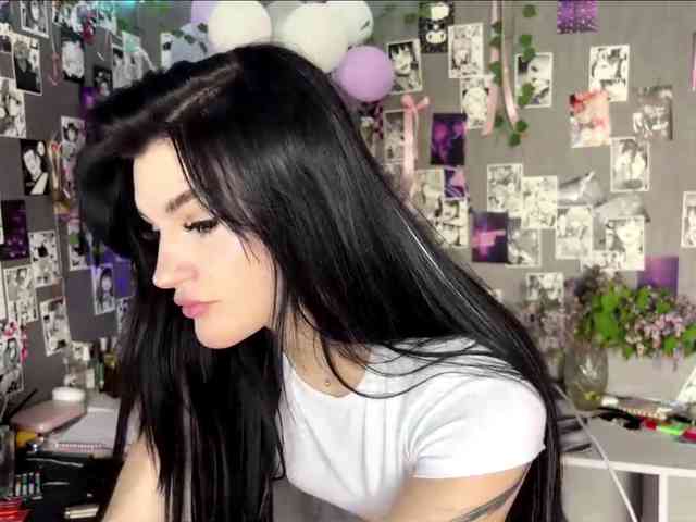 TressaKeliipio webcam