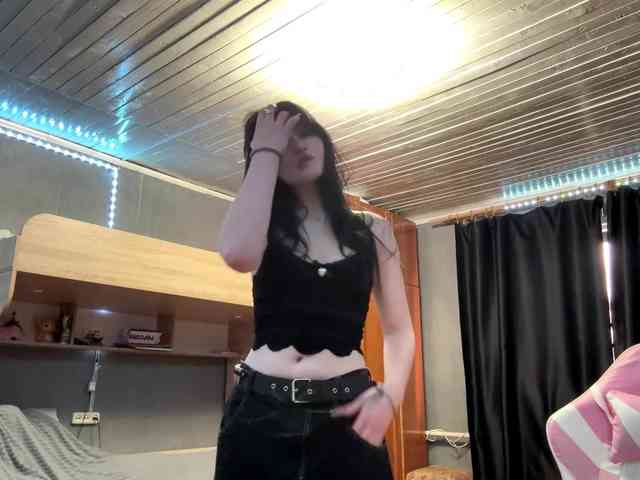 TressaKeliipio webcam