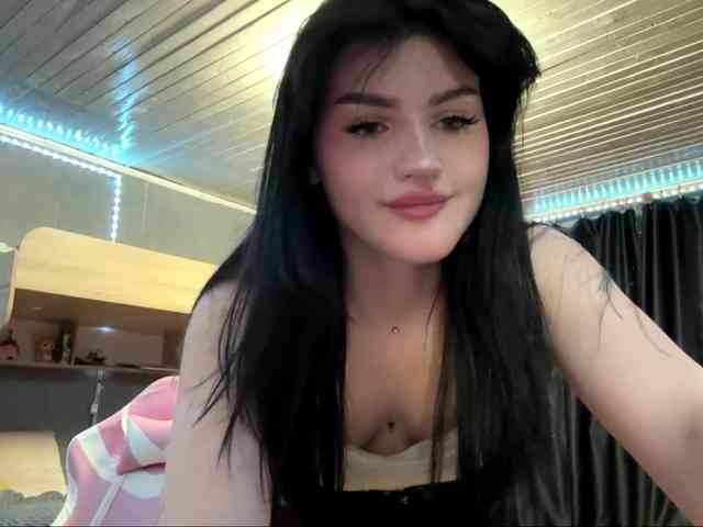 TressaKeliipio webcam