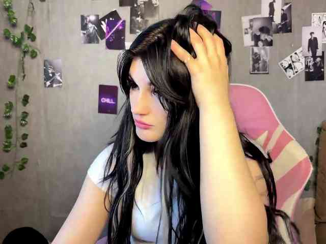 TressaKeliipio webcam