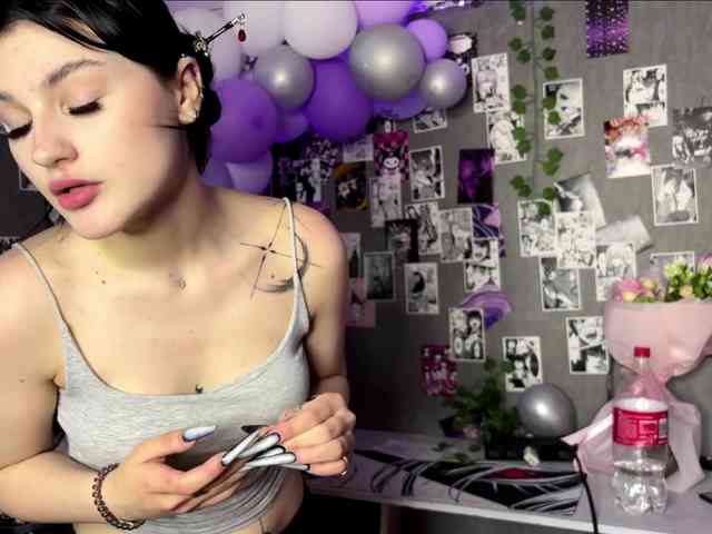 TressaKeliipio webcam